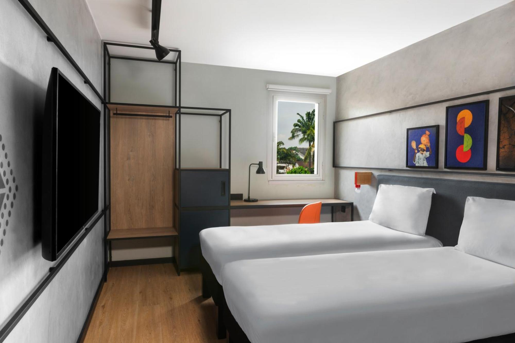 Hotel Ibis Styles Abidjan Plateau Esterno foto