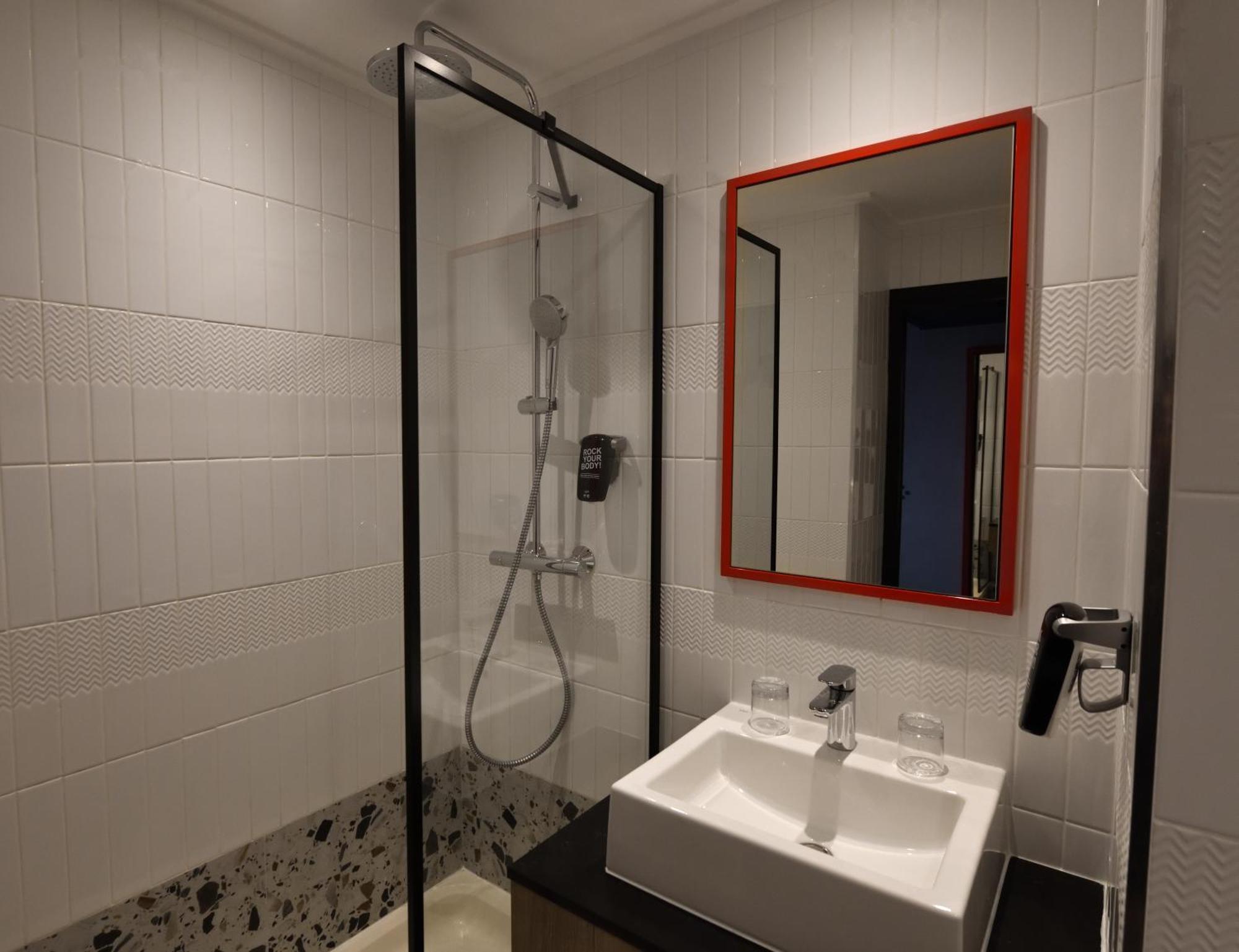 Hotel Ibis Styles Abidjan Plateau Esterno foto